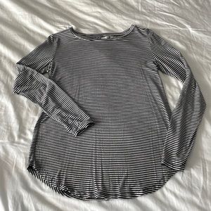 Long sleeve striped  t-shirt